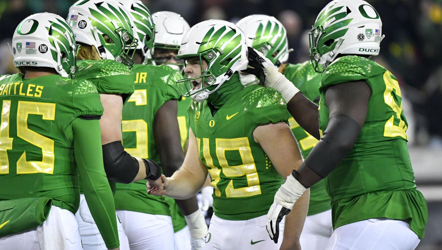 Big Ten pulls Oregon, Washington, Big 12 poised to take 3 more from reeling Pac-12
